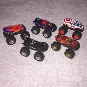 Super Hero Hotwheels Monster Trucks (5)